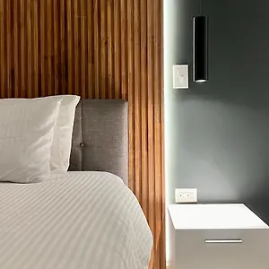 https://vertical-gardens-apartment-only-350-yards-from-eagle-beach.comcaribbean.com
