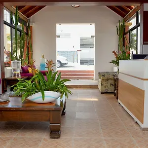 https://onyx-aparta-hotel.comcaribbean.com
